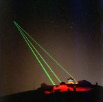 610px-Starfire_Optical_Range_-_three_lasers_into_space.jpg